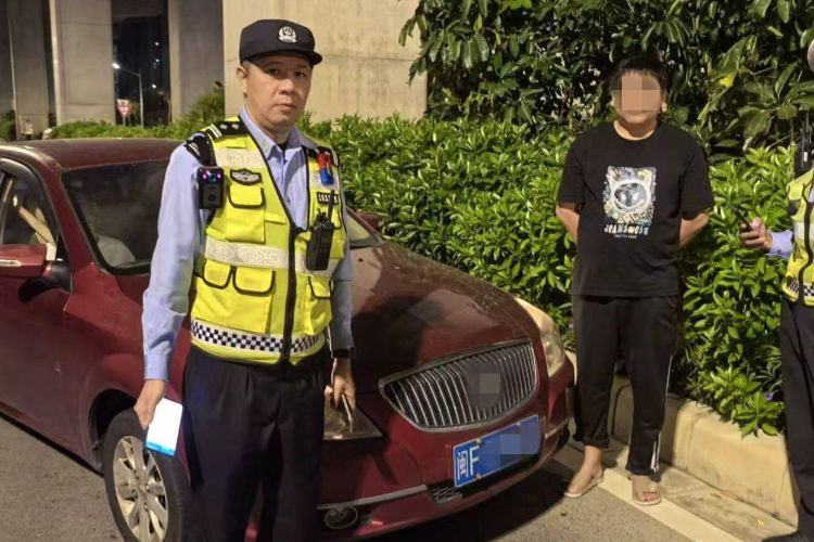 吊销驾照！中山男子开报废车上路被查