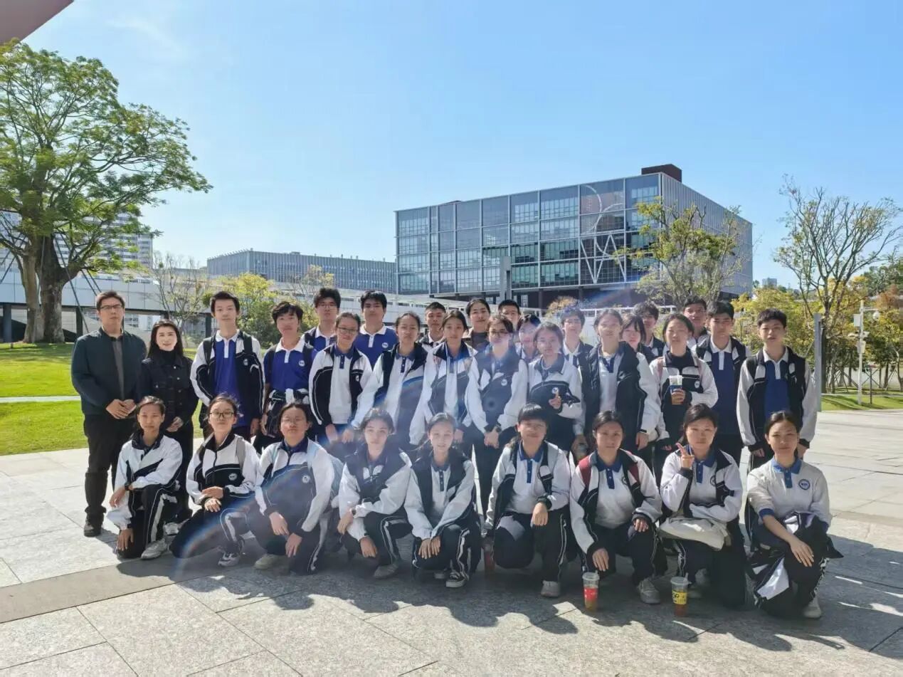 深一职首届中本贯通班学子走进深技大，提前了解大学生活