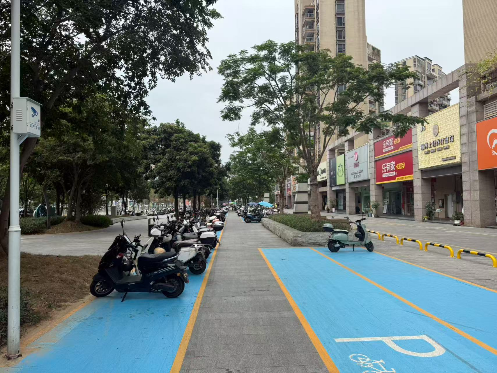 “堵点” 变 “亮点”!光明南庄社区整治地铁口交通,新增500余个非机动车位