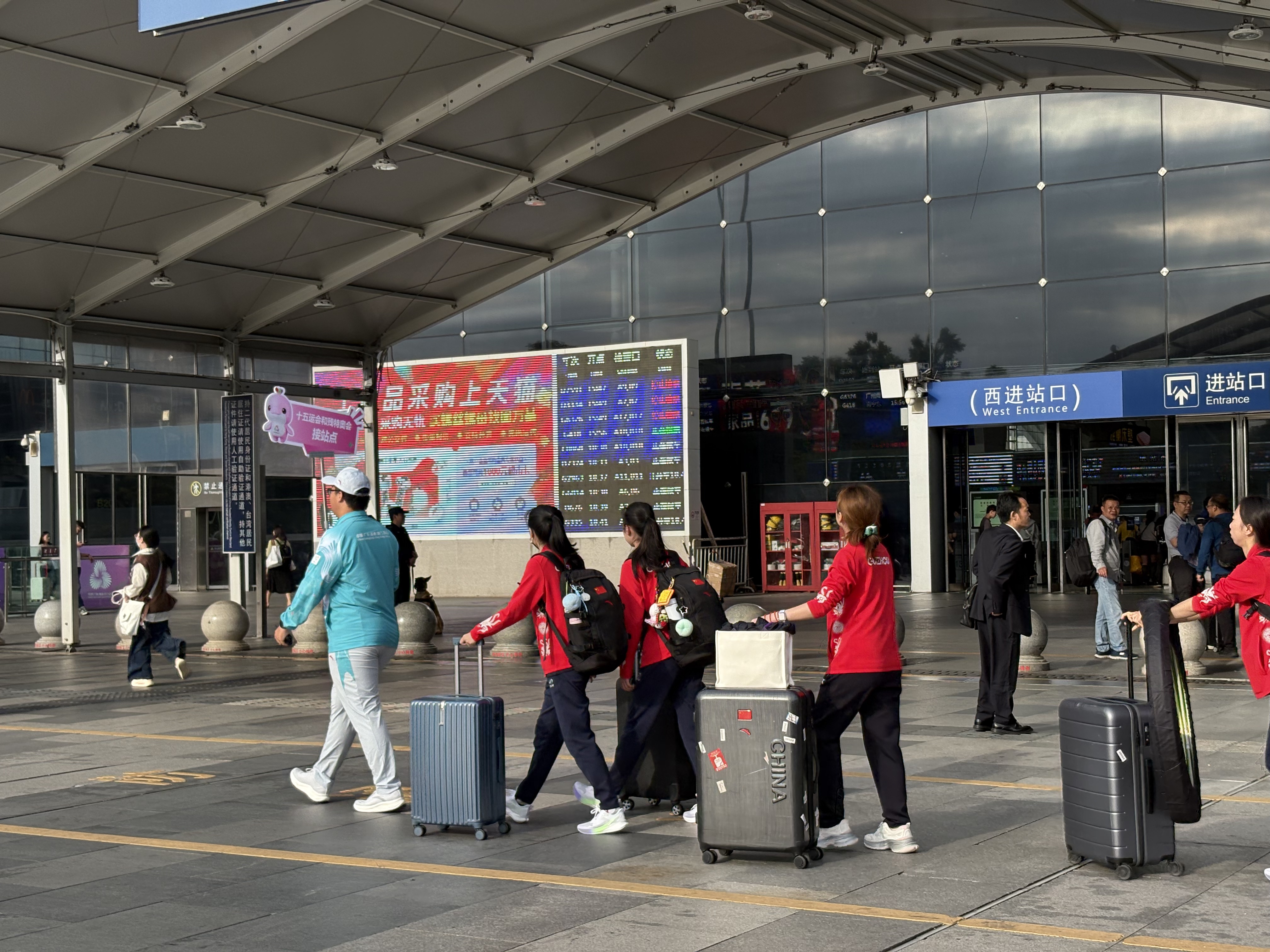 十五运会盛大启幕,深圳铁路保障运输畅通