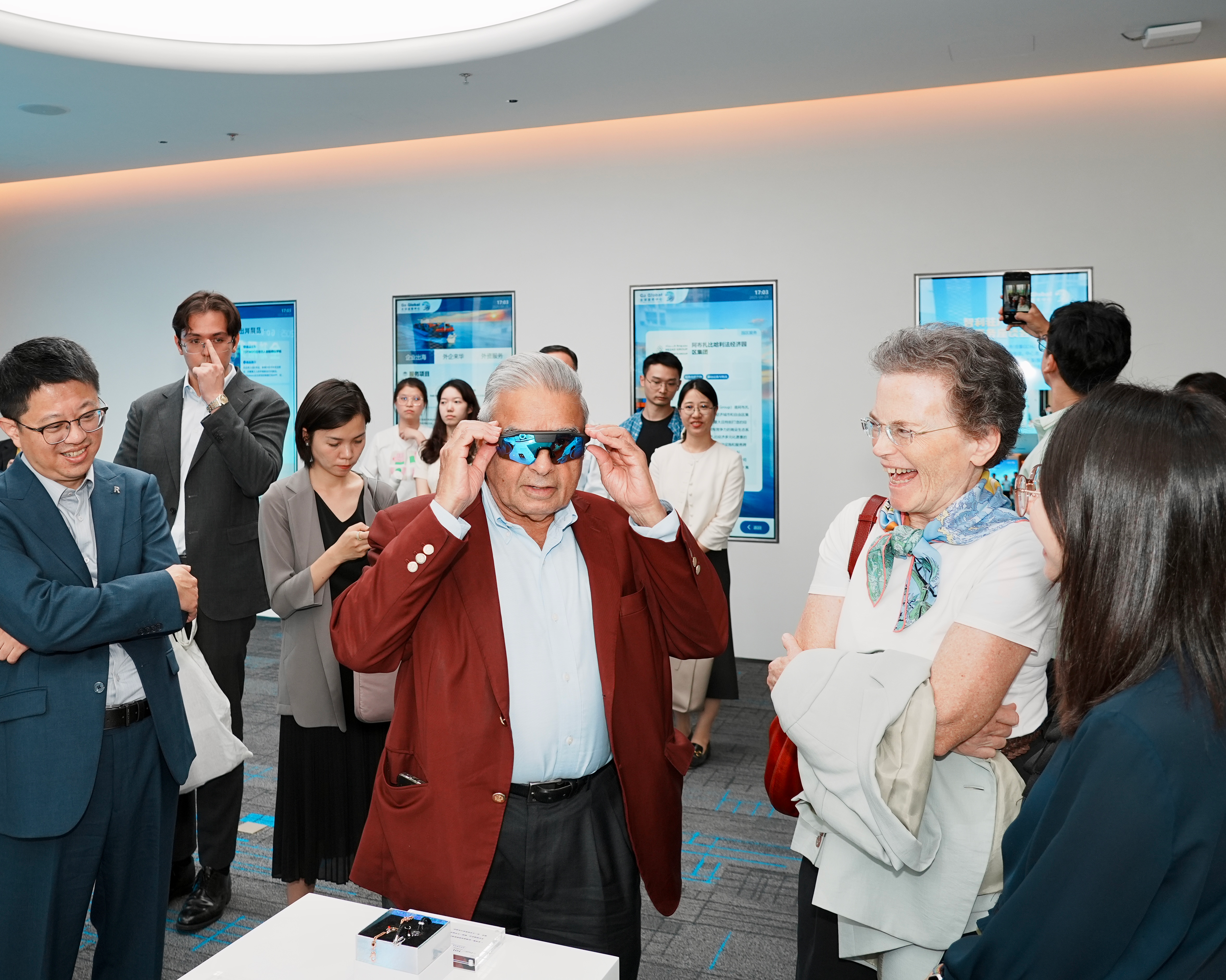 INNO100全球创新旗舰店在深圳湾文化广场启幕