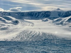 两个月“没了”近一半 南极一冰川破最快退缩纪录