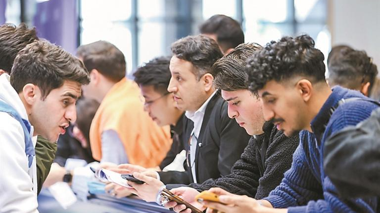 大湾区首个“企业出海人才服务中心”在前海启用