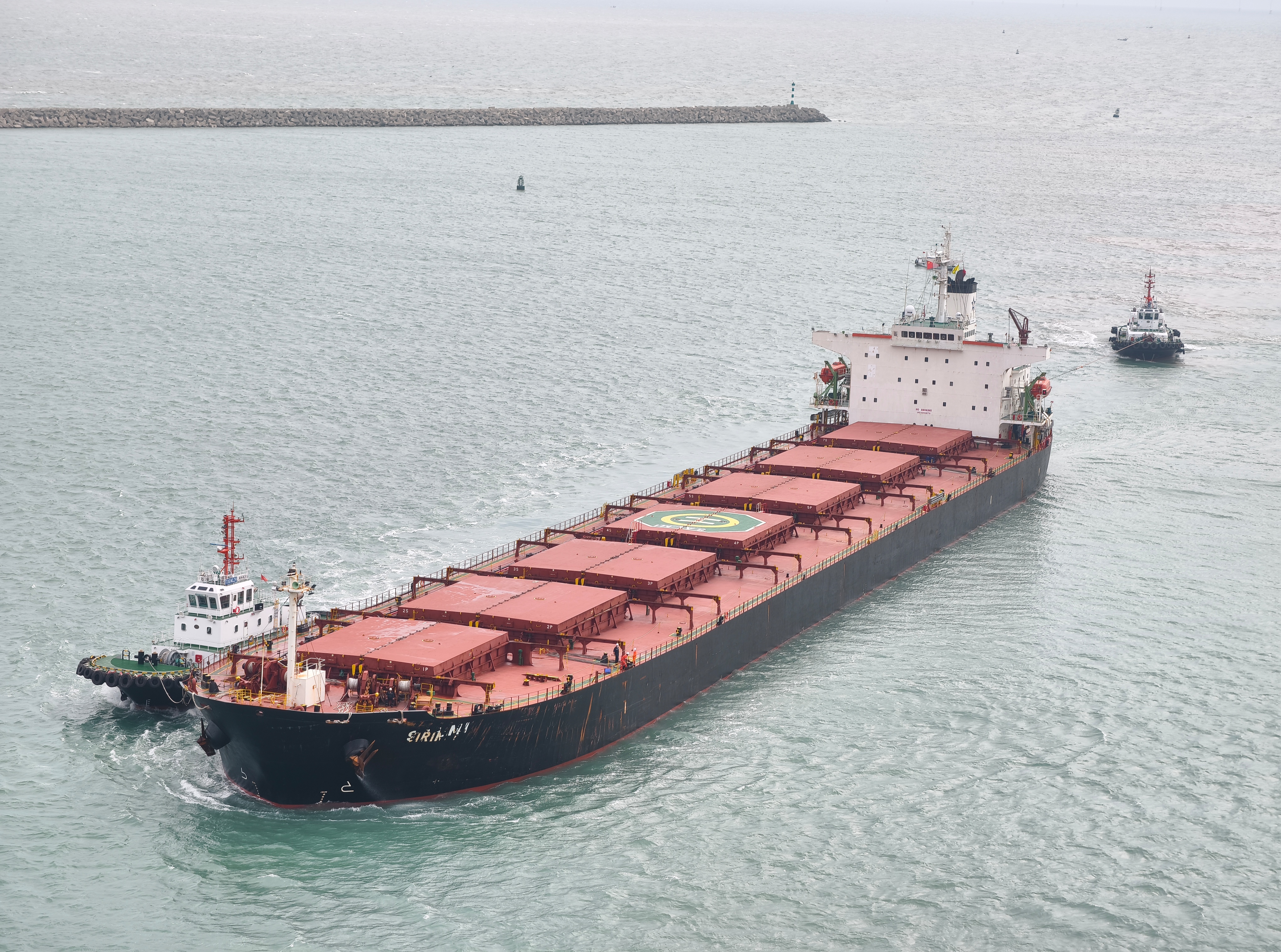 汕尾边检站“一船一策”精准服务 确保能源供应链安全稳定