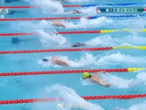 13岁“小孩姐”于子迪破亚洲纪录，覃海洋、张雨霏摘金 