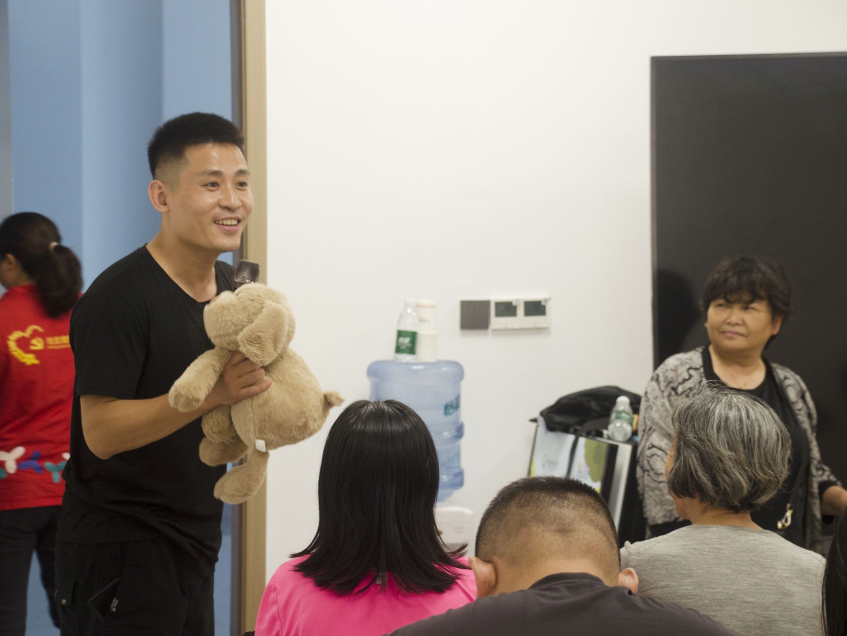 南山街道前湾社区创新实践让文明新风浸润邻里