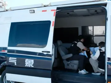 全运会首个海上马拉松游泳赛开赛 深圳气象精准护航