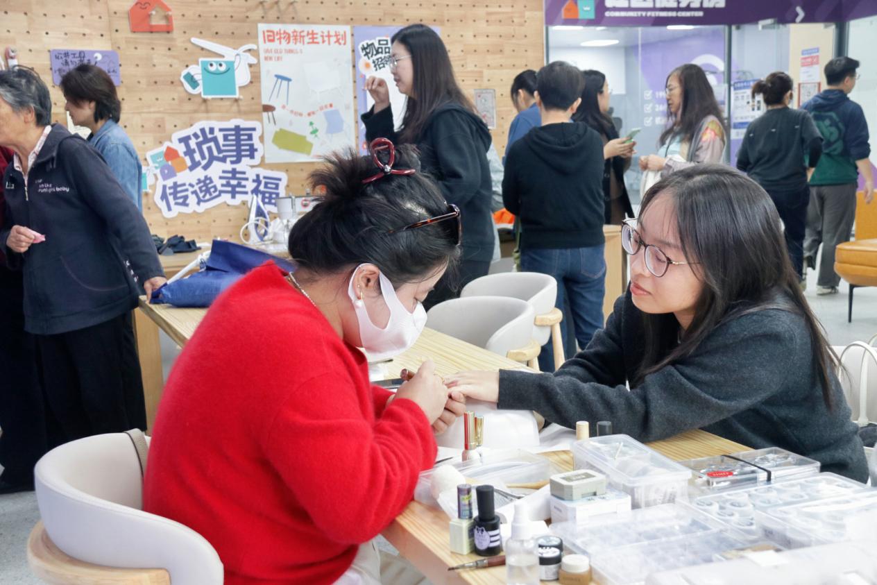 西丽街道丽雅社区党群服务中心“幸福一条街”焕新亮相