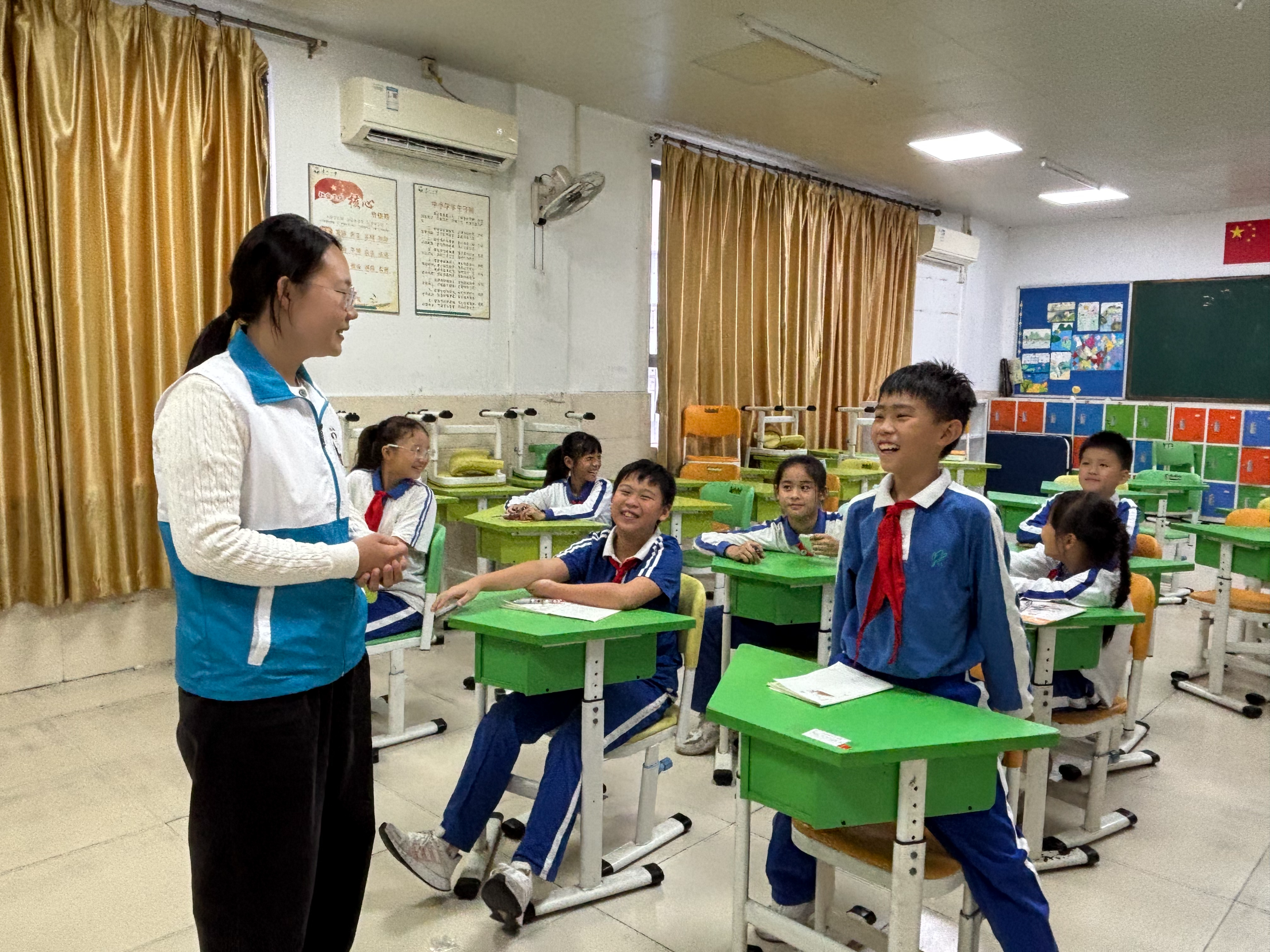 公明街道禁毒社工走进清一小学，趣味课堂筑牢青春“防毒墙”