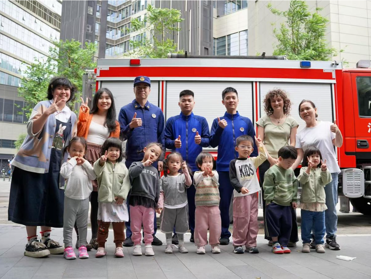 南山区桃花园社区党委携手消防站,为淇乐幼儿园筑牢安全“防火墙”