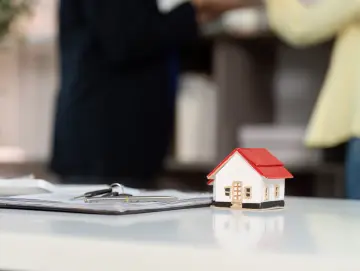 欠物业费就断水断电、限用电梯？物业的这些行为全违法！| 律师大V说