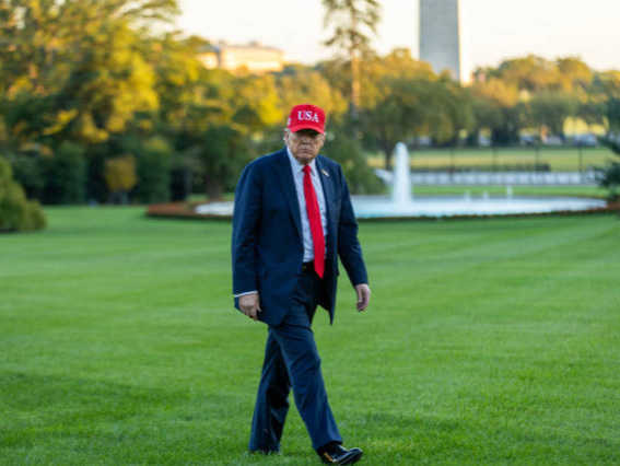 爱泼斯坦案再起风波，特朗普把矛头转向民主党