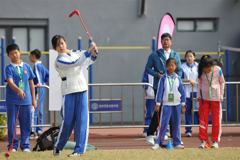 阳光少年飒爽挥杆练品格！2025福田校园高尔夫联赛亮点十足