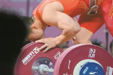 倔强的坚持、传承的光芒、赛场的不舍、温情的告别、圆梦的呐喊  十五运会上的那些感人瞬间