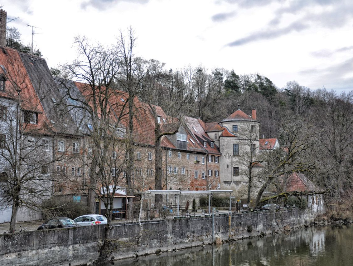 上百名中方参展人员在德国食物中毒，中领馆介入处置