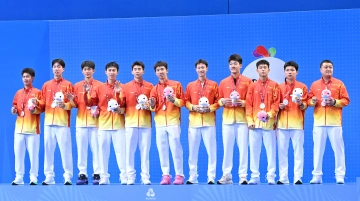 多图 | 山东队夺得羽毛球18岁以下男子团体冠军