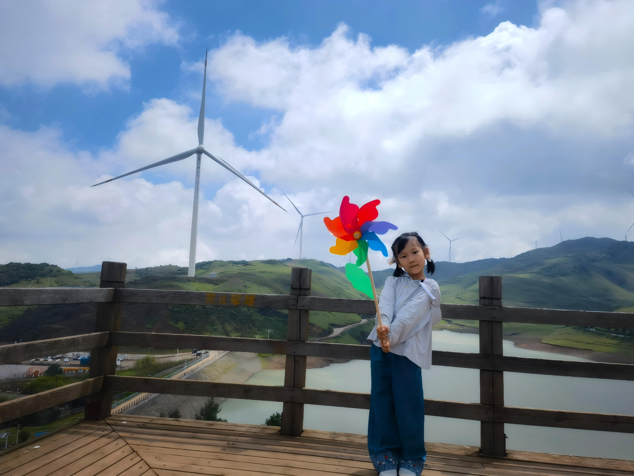 【赛道二】龙华十佳“小小领读人”姚瑾芊：重塑经典，我是善于观察的“新小红帽”