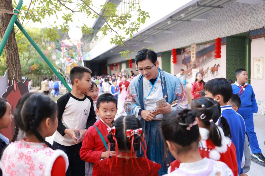 穿越千年汴京！碧新小学双语节沉浸式体验