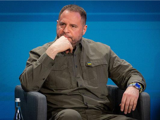 泽连斯基解除乌总统办公室主任职务