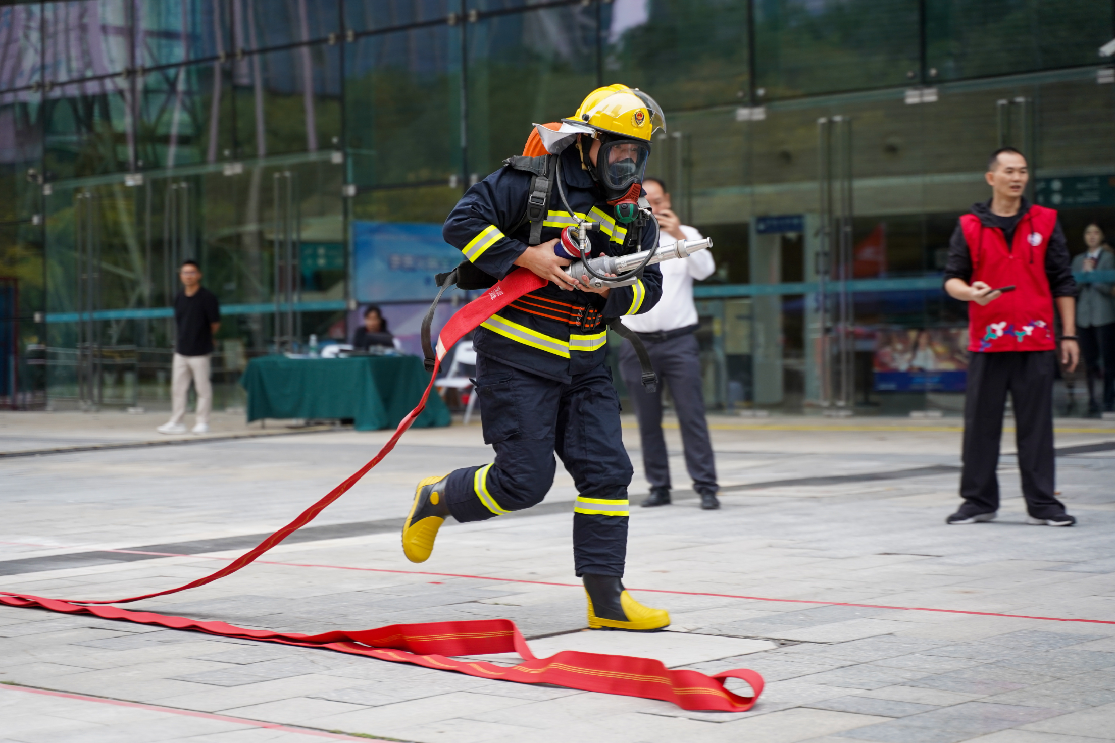 粤海街道海珠社区消防大比武，筑牢辖区安全“防火墙”