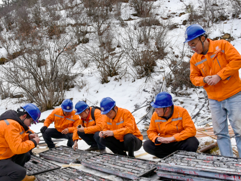 金矿！特大型！ 