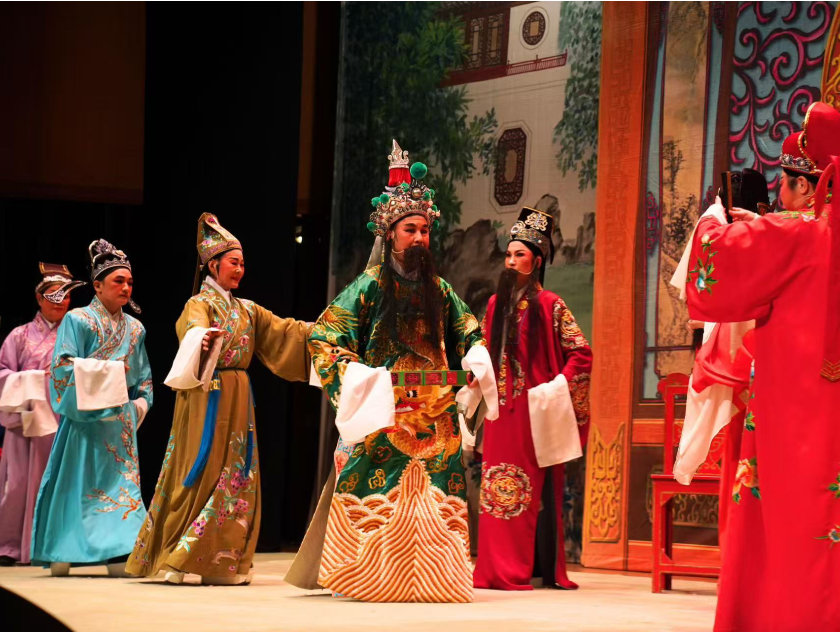 （不发）庆祝国庆76周年香港中西区潮剧欣赏晚会在港举行