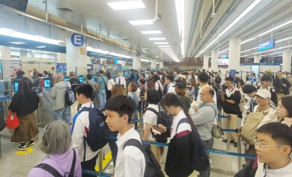 “刷脸”代替“刷证”！皇岗、福田口岸139条智能通道启用
