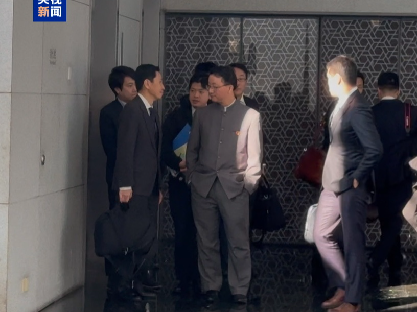 日本外务省官员离开中国外交部，面对媒体提问未给出任何表态