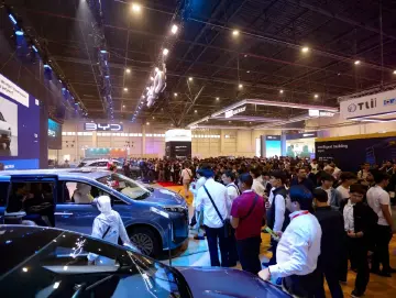 比亚迪1-10月累计销售370万辆，日均智驾数据突破1.3亿公里