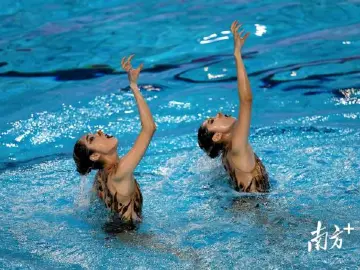 圆梦十五运!深圳花游姐妹双人项目夺金