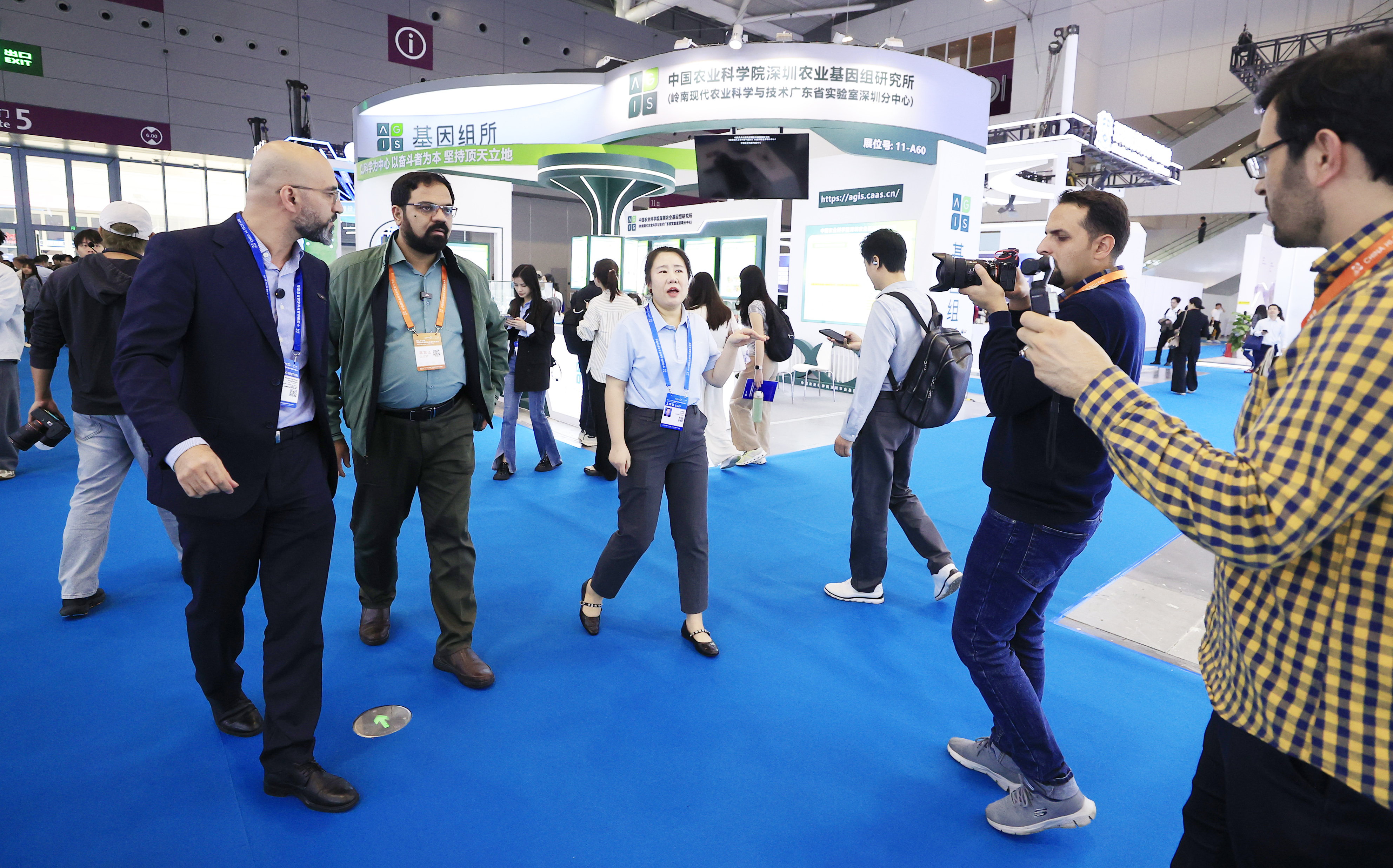 图集 | 外国媒体报道高交会“黑科技”