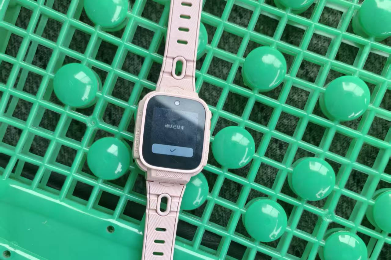 定位寻踪!西部公汽暖心接力,儿童手表速归原主