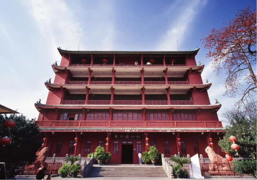 活力大湾区，魅力新广州！十五运会火炬传递广州站从城市传统中轴迈向新中轴