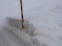 新疆阿勒泰阿禾公路迎降雪天气 多部门保障道路畅通