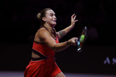 （体育）（2）网球——WTA年终总决赛：萨巴伦卡晋级决赛