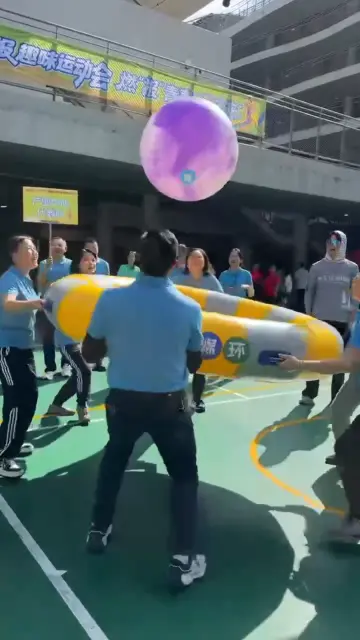 默契值拉满！六人同心 “颠球”球不止 