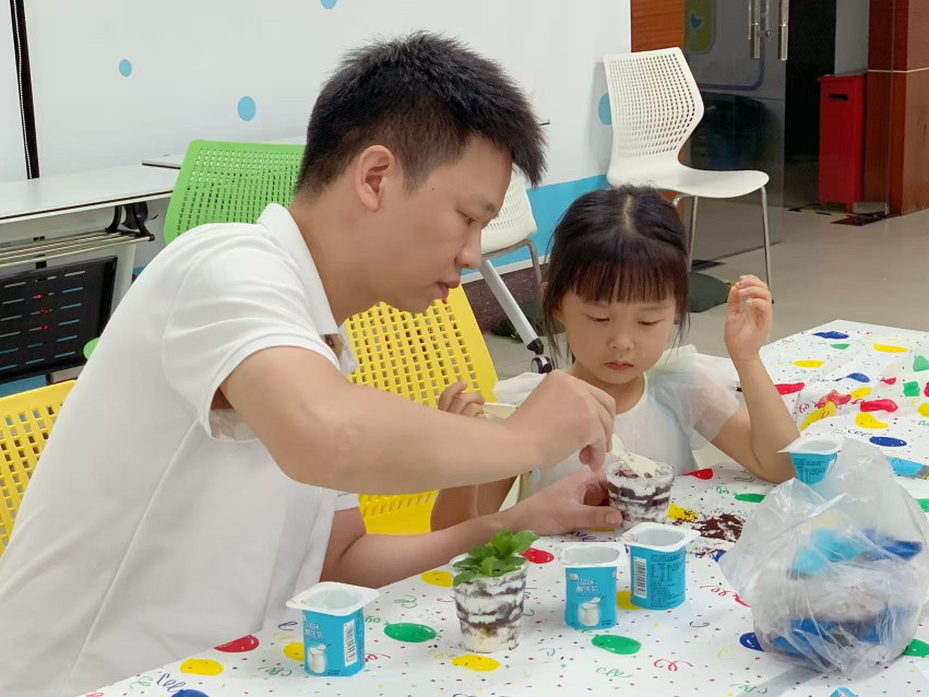 福海新田社区：幸福“食”光机开进社区 亲子厨房解锁成长密码