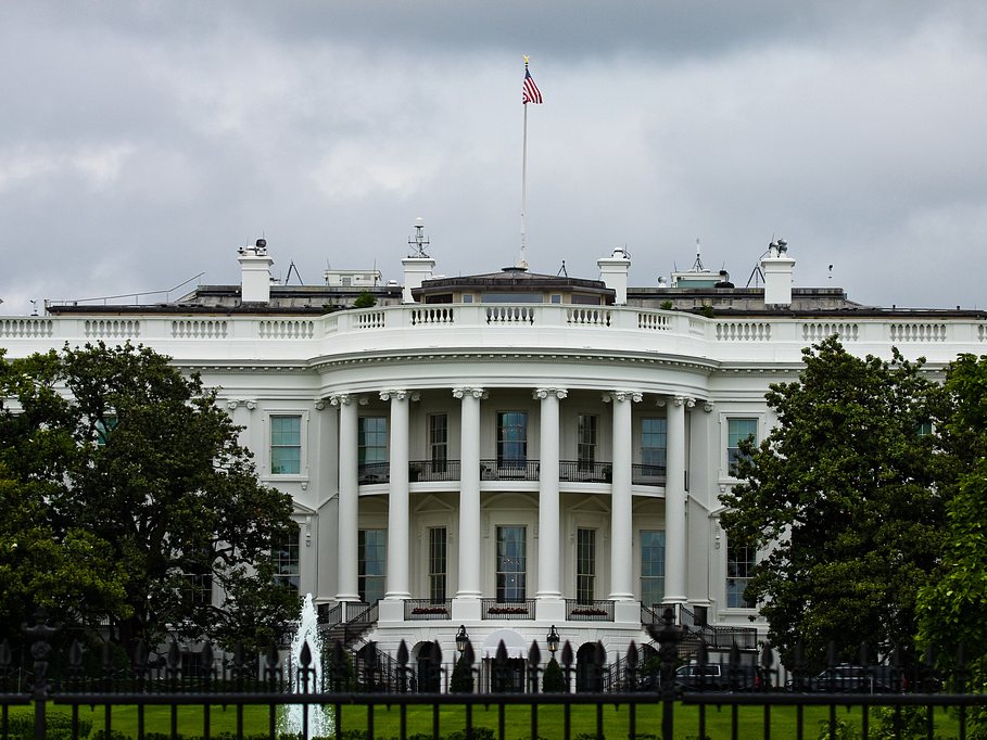 美政府“停摆”持续，40座机场或明起削减运力