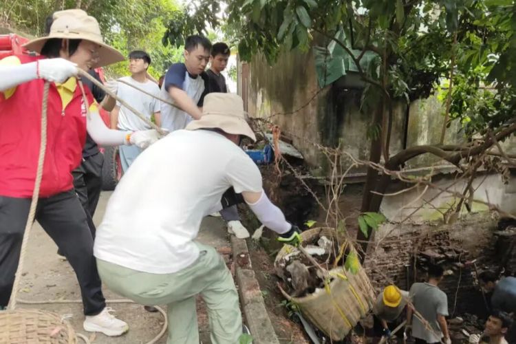中山石岐街道：党建引领筑防线 “双热”防控护民生
