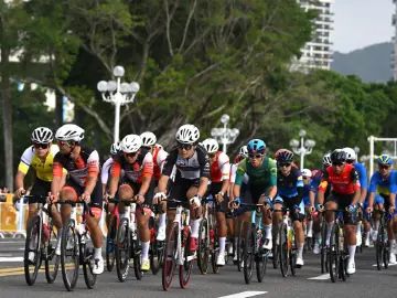 跨越粤港澳三地，十五运会公路自行车男子个人赛开赛
