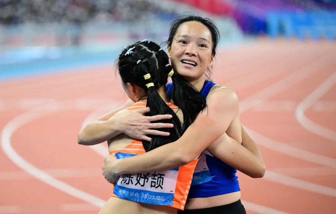 转身之际，看见更多从容的背影