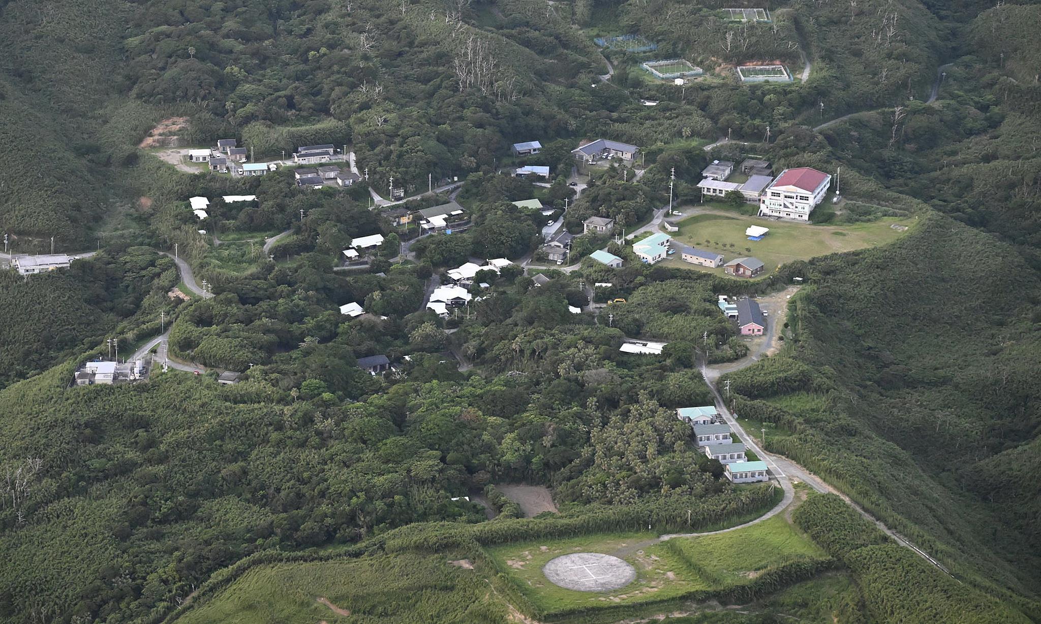 日本鹿儿岛樱岛火山16日凌晨两次喷发，喷烟高度达4400米