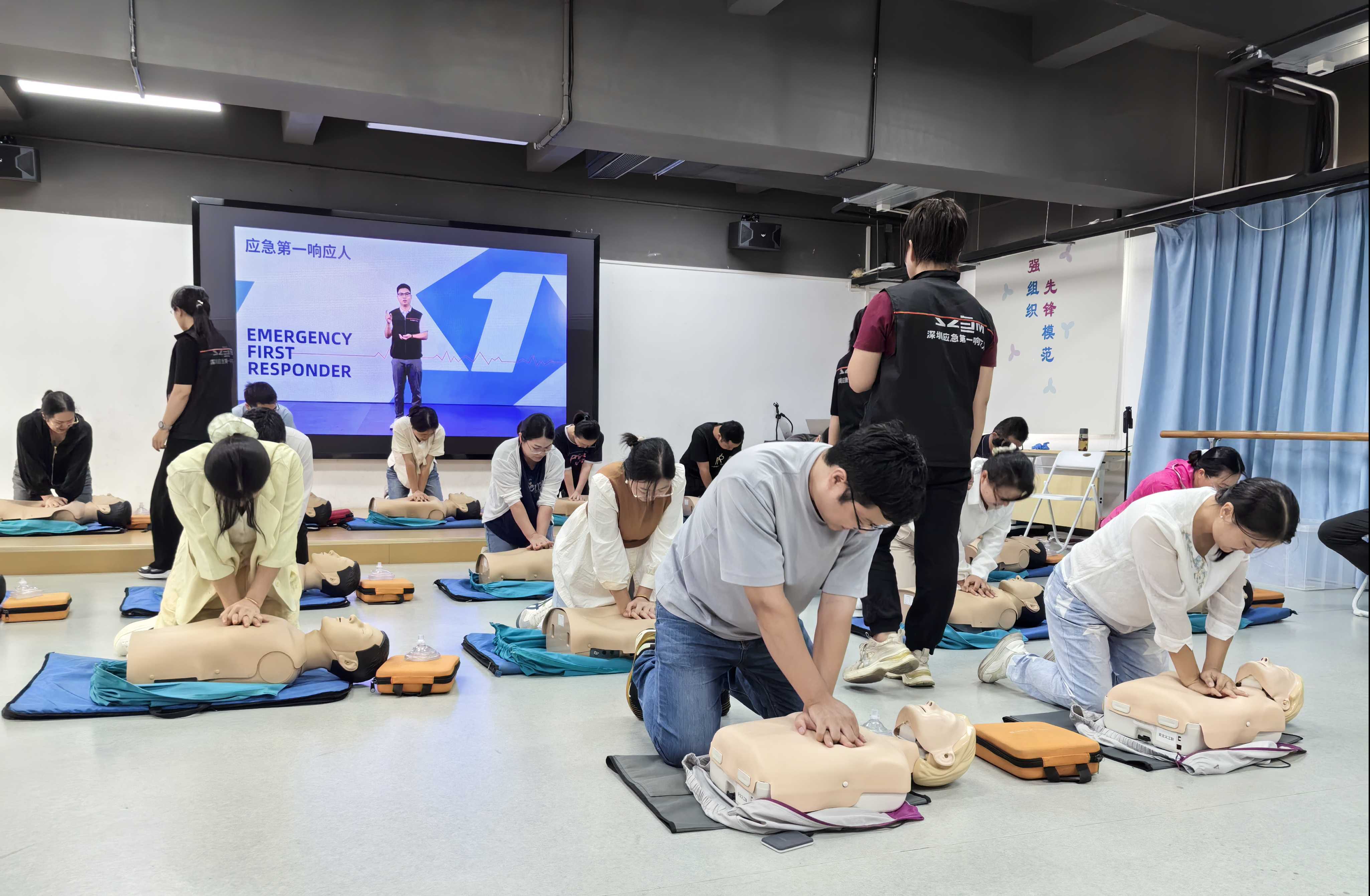 专业守护再升级！坪山区“社工+志愿者”解锁应急响应“硬核技能”