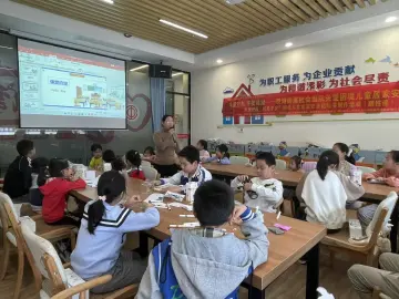 龙华区观湖街道开展自我保护主题绘本讲座，为困境儿童筑起安全防线