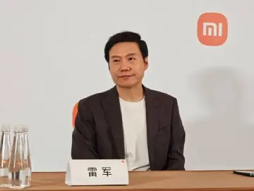 雷军宣布1亿港元增持后，小米港股美股迎来上涨 