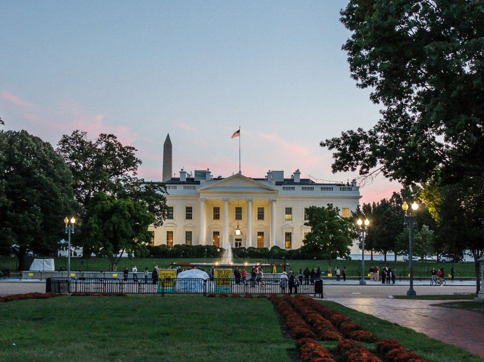 白宫说美乌总统暂不会晤 美媒称和平方案大幅缩减