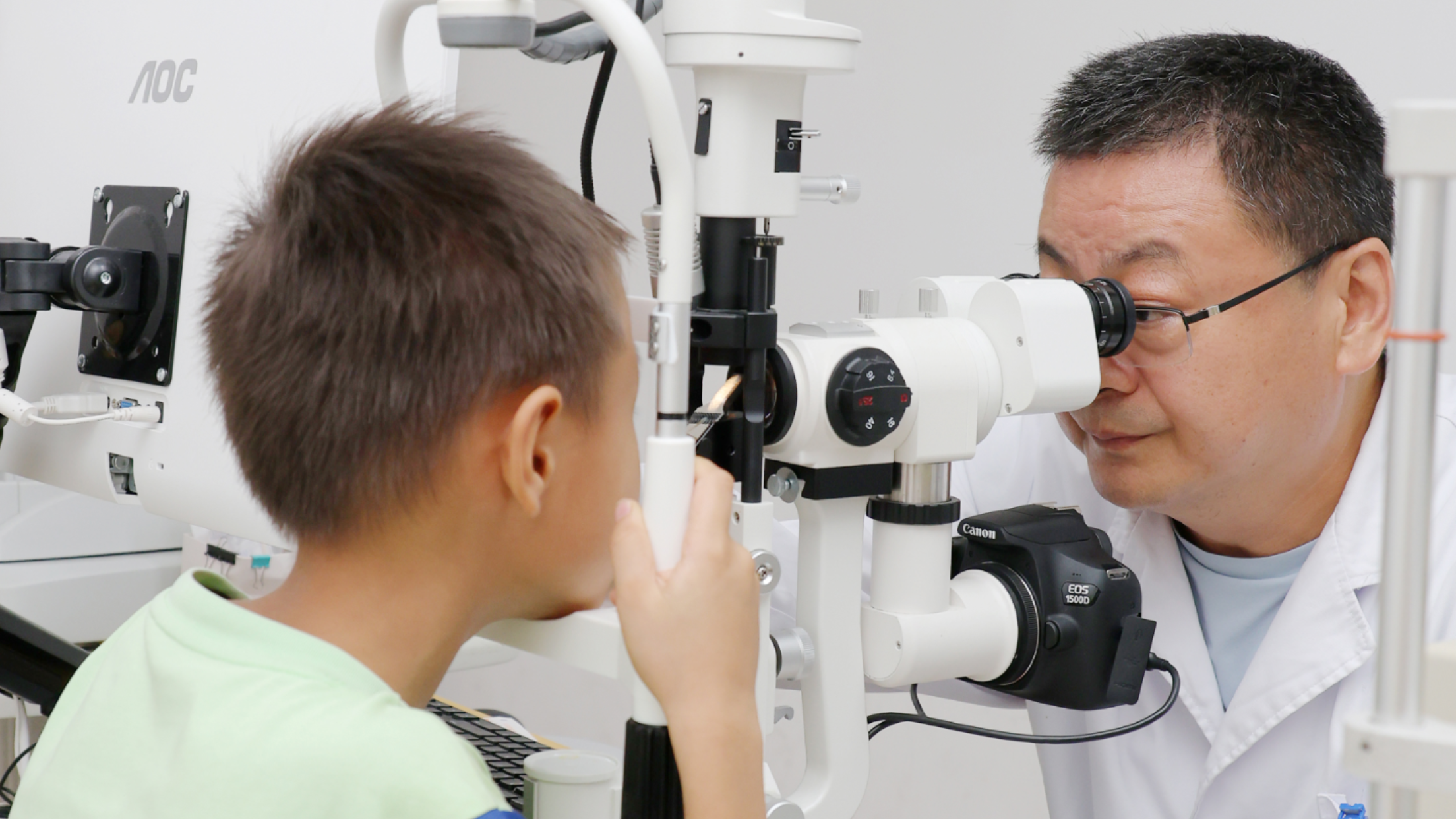 深圳市中西医结合医院多学科联合诊疗助八旬失明老人重见光明