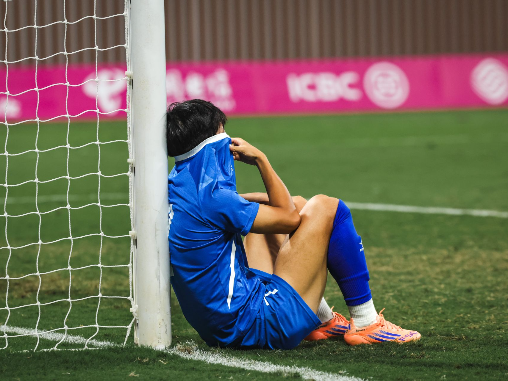 十五运男足决赛余音绕梁：带走感动，留下最干净的看台