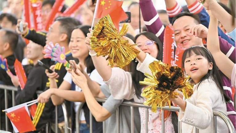 全运会历史首次跨境火炬传递举行 三地联动四城同传 深海“源火”传递力量