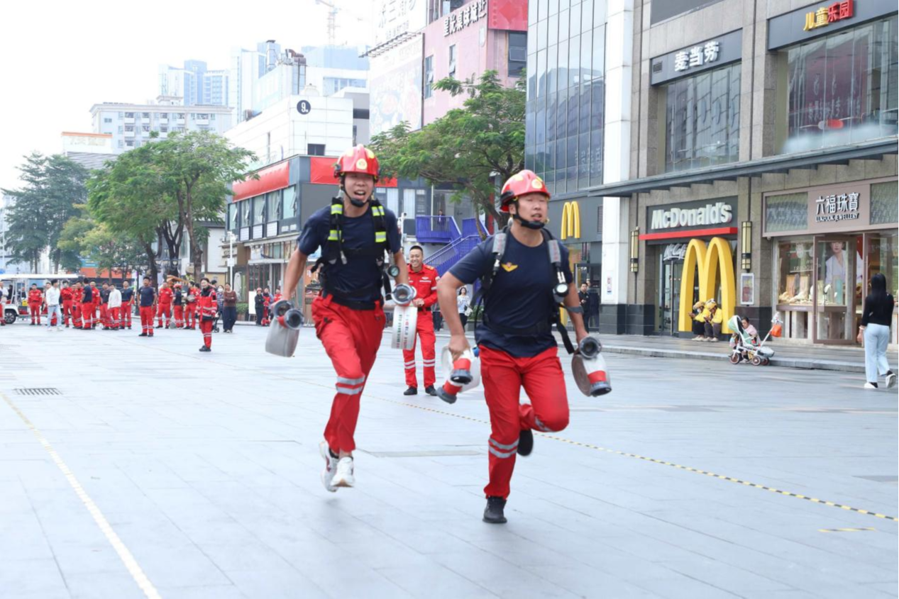 后浪新天地举办消防技能竞赛，筑牢商圈安全防线